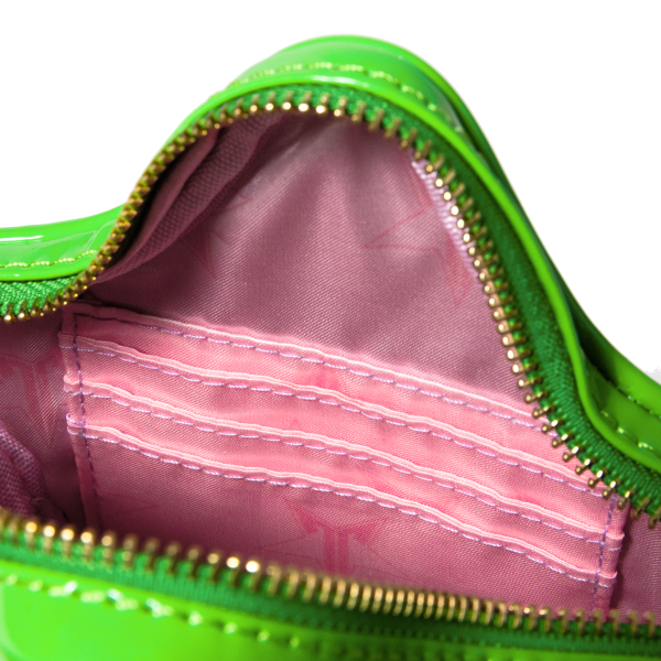 purseinside_6894dd37-ae39-4e3a-90be-a4bb9e114e7f.png